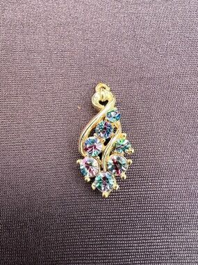 Vintage 1950s Iris Rhinestone pendant